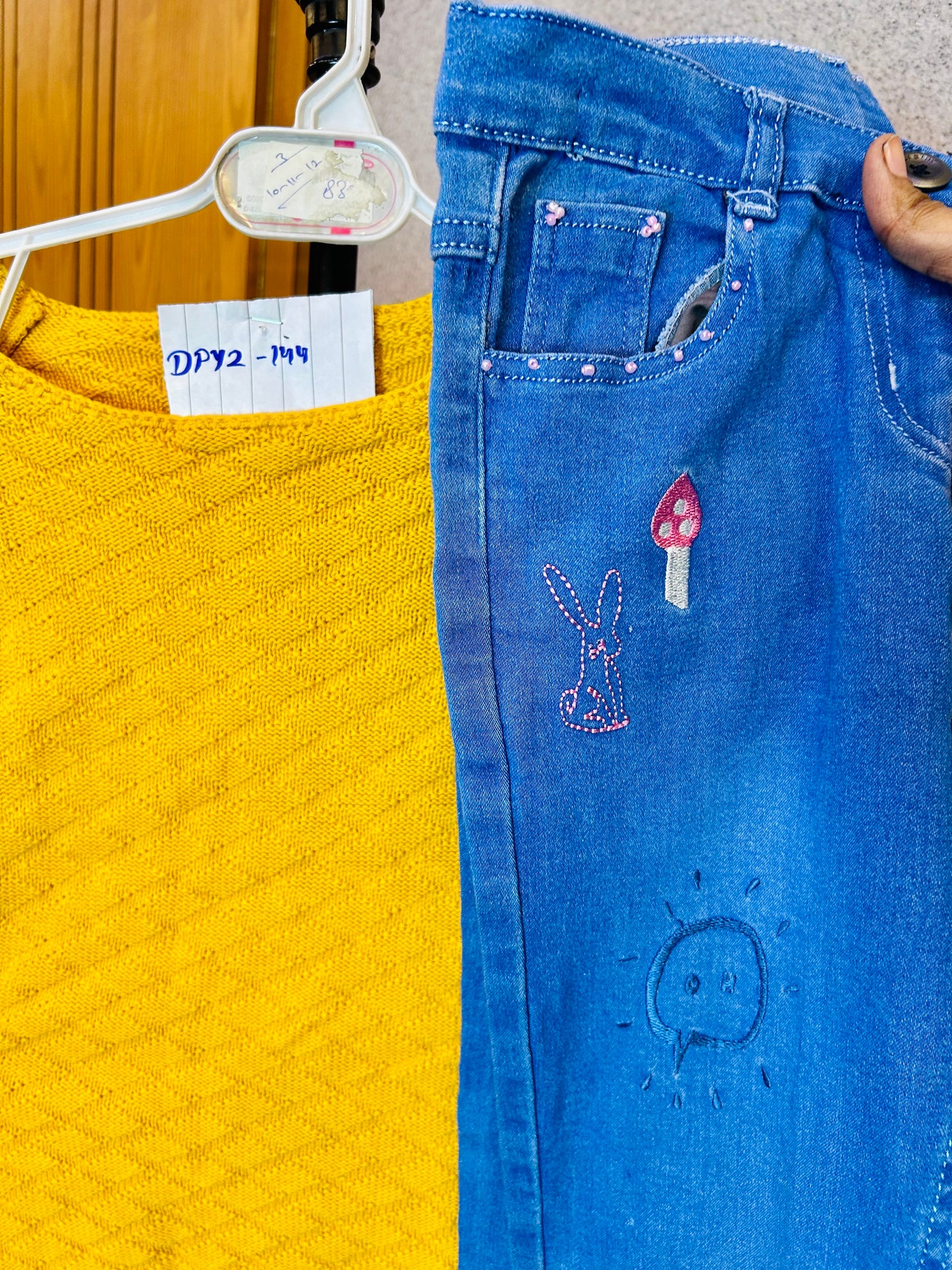 Sweatshirt Girly Jersey with Blue Jeans DPY2-144