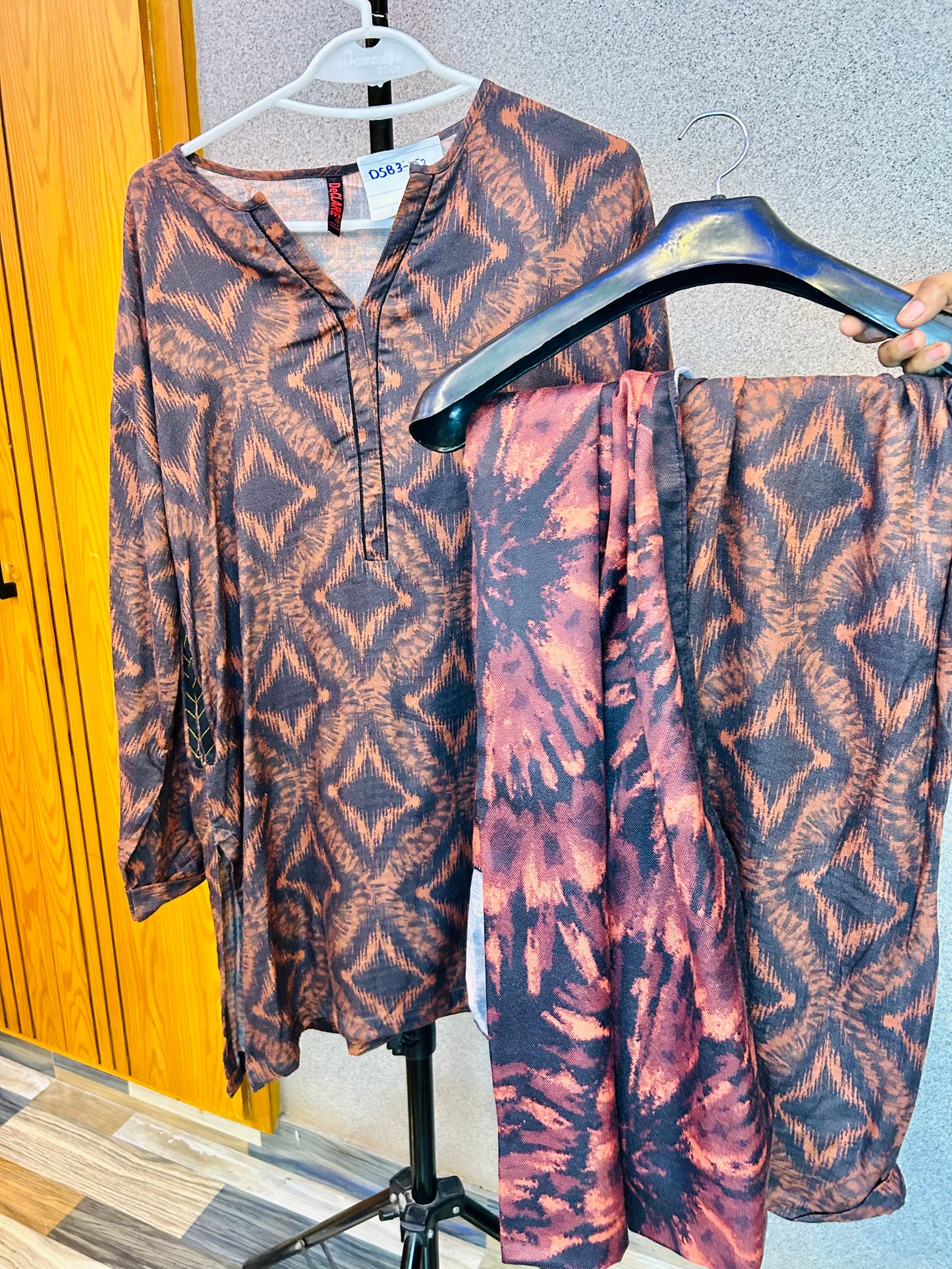 Elegant Kurta Style with Pockets with Shalwar & Dupatta Linen Fabric DSB3-152