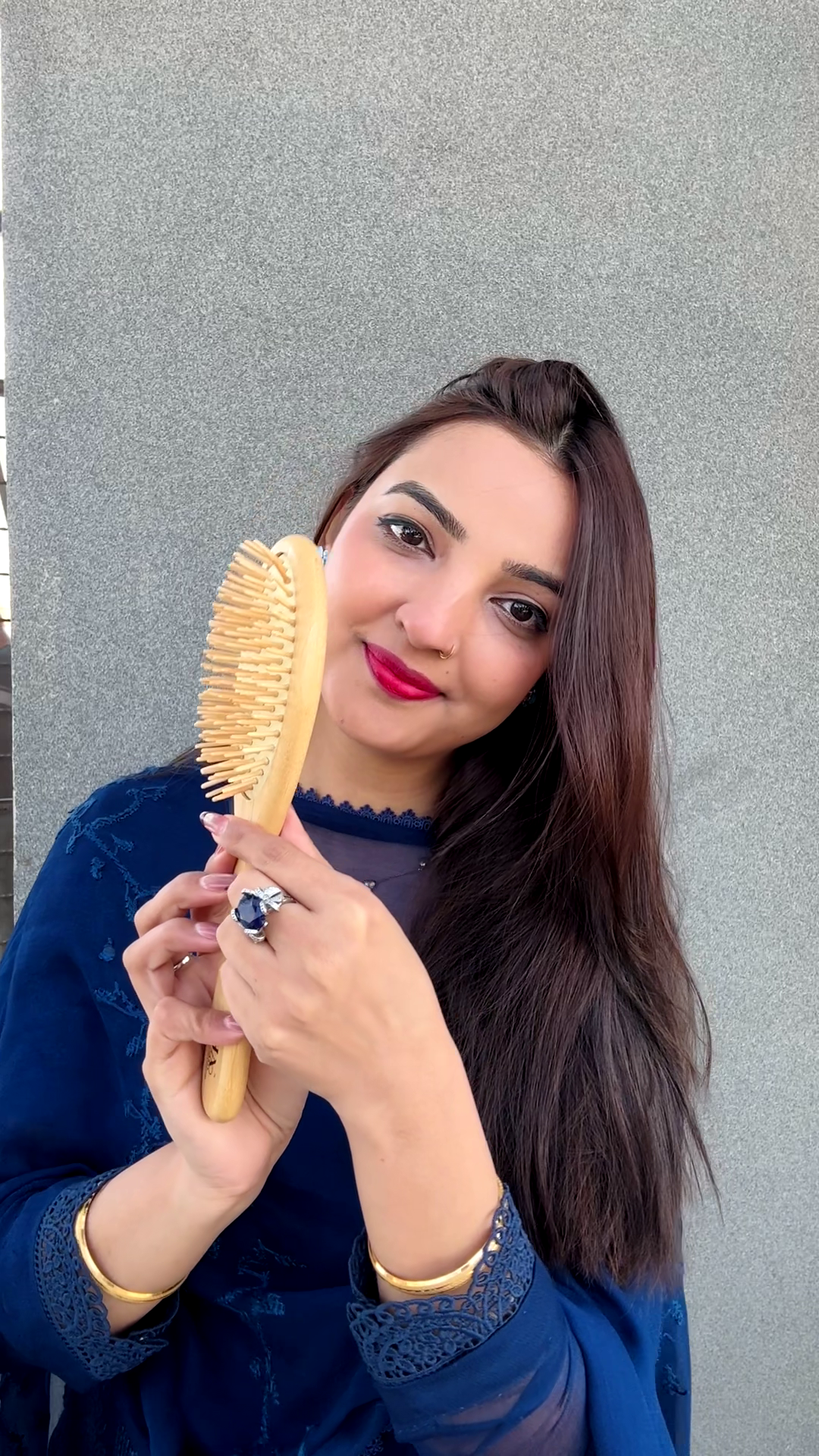 premium bamboo oval hair brush Just Amna Pakistan